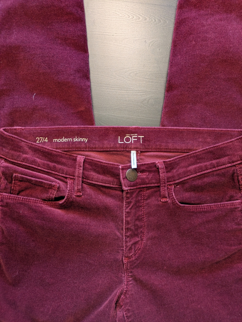 LOFT Burgundy Corduroy Modern Skinny Fit Pants Size 27 / 4